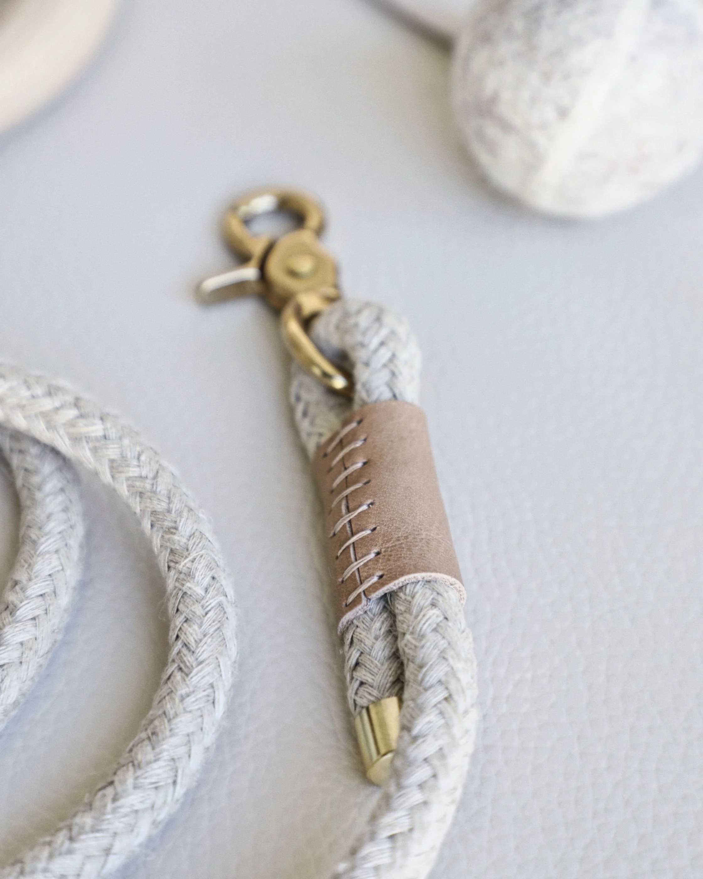 Band & Roll Rope Leash in Latte - Image 3
