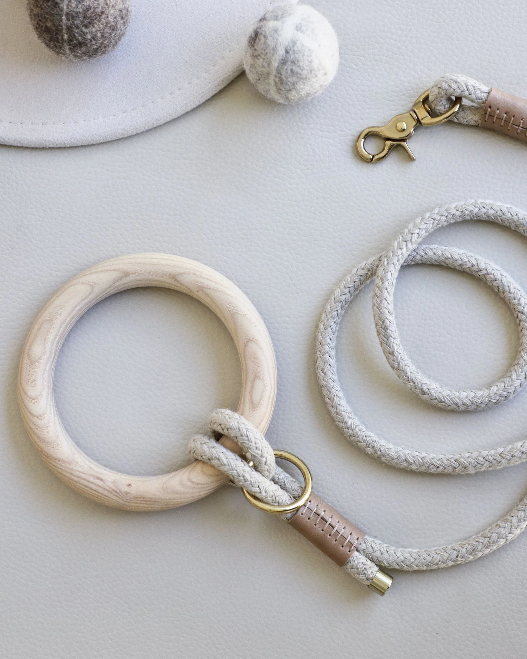 Band & Roll Rope Leash in Latte - Image 5