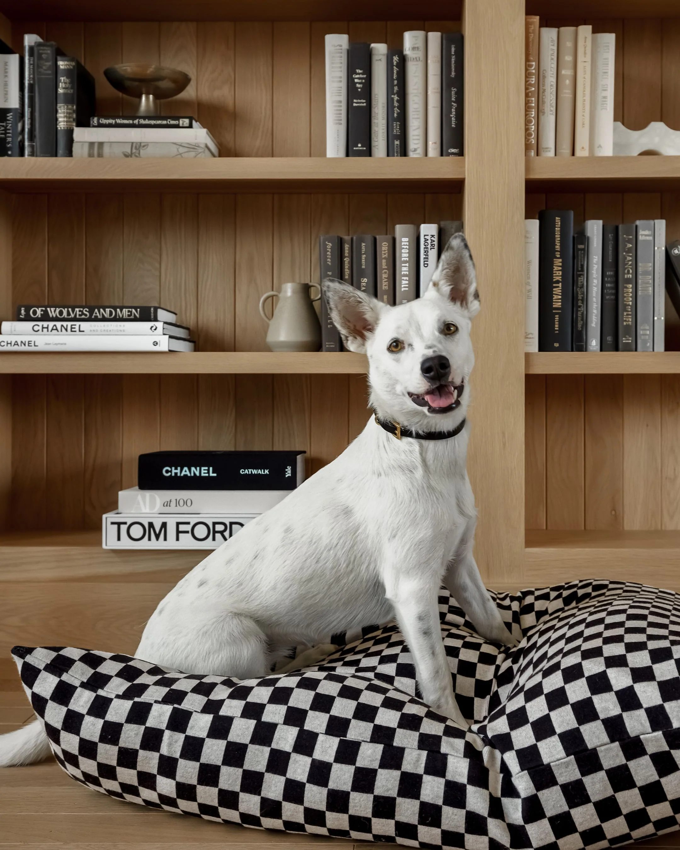 Best in Show Check Dog Bed - Image 3