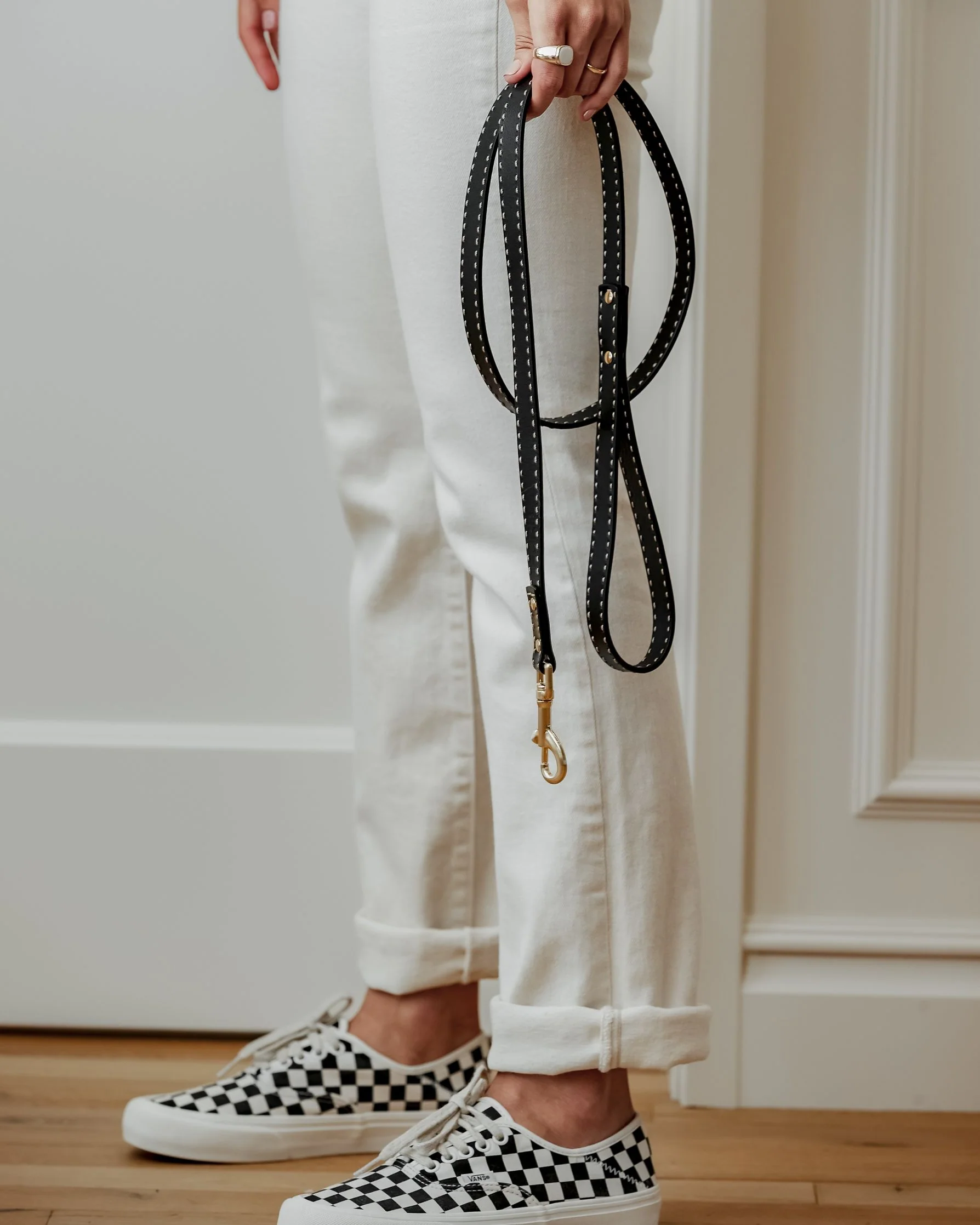 Take the Lead Black Leather Dog Leash - Image 5