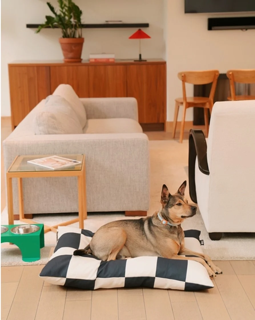 Goalgetter Black + White Check Dog Bed - Image 3