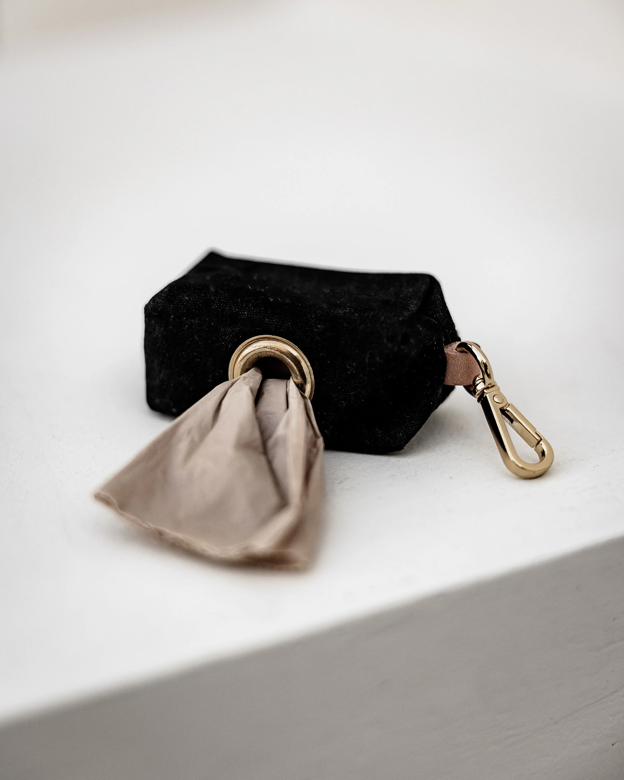Foggy Dog Waste Bag Holder in Onyx - Image 3