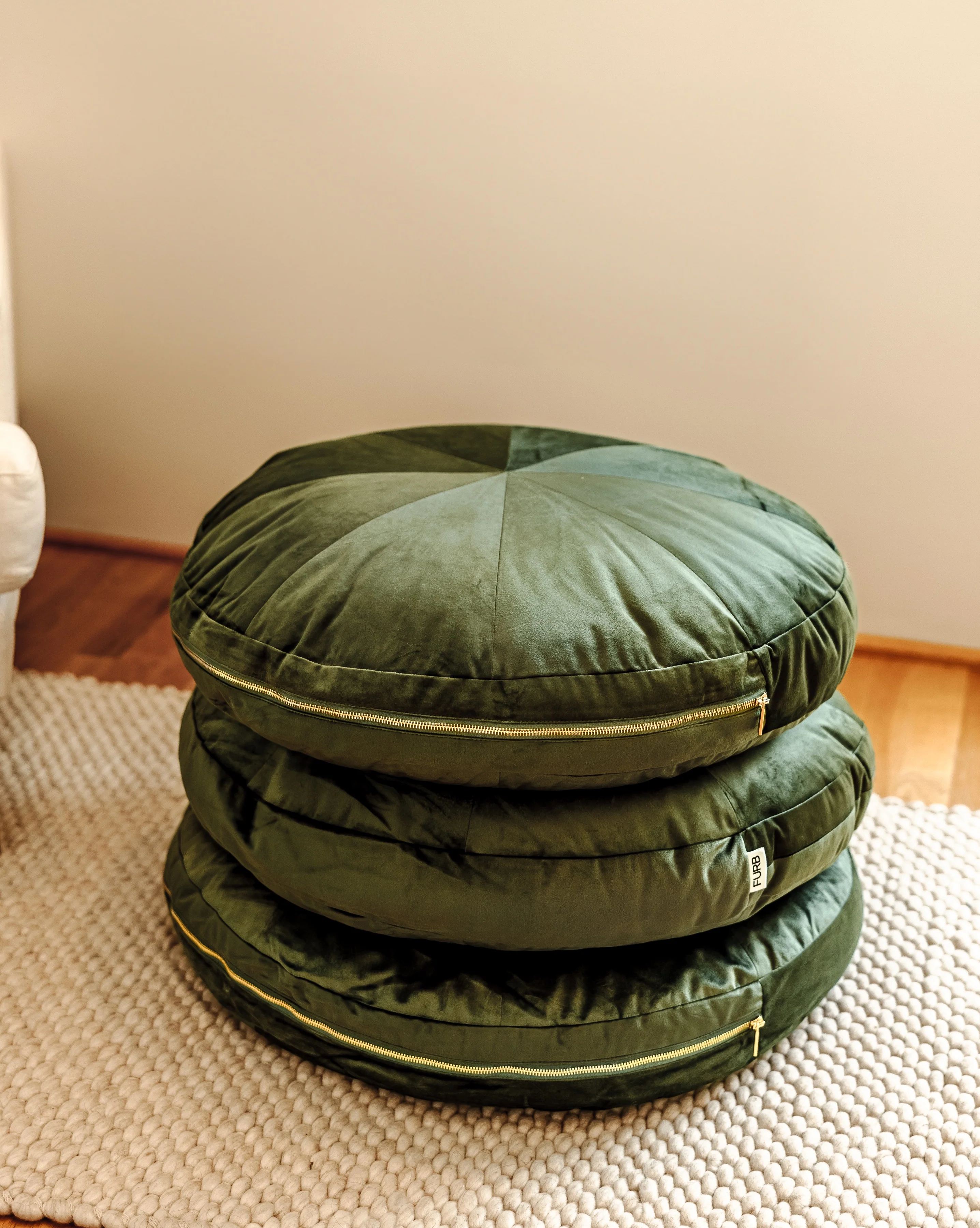 Laurel Moss Round Velvet Dog Bed - Image 4