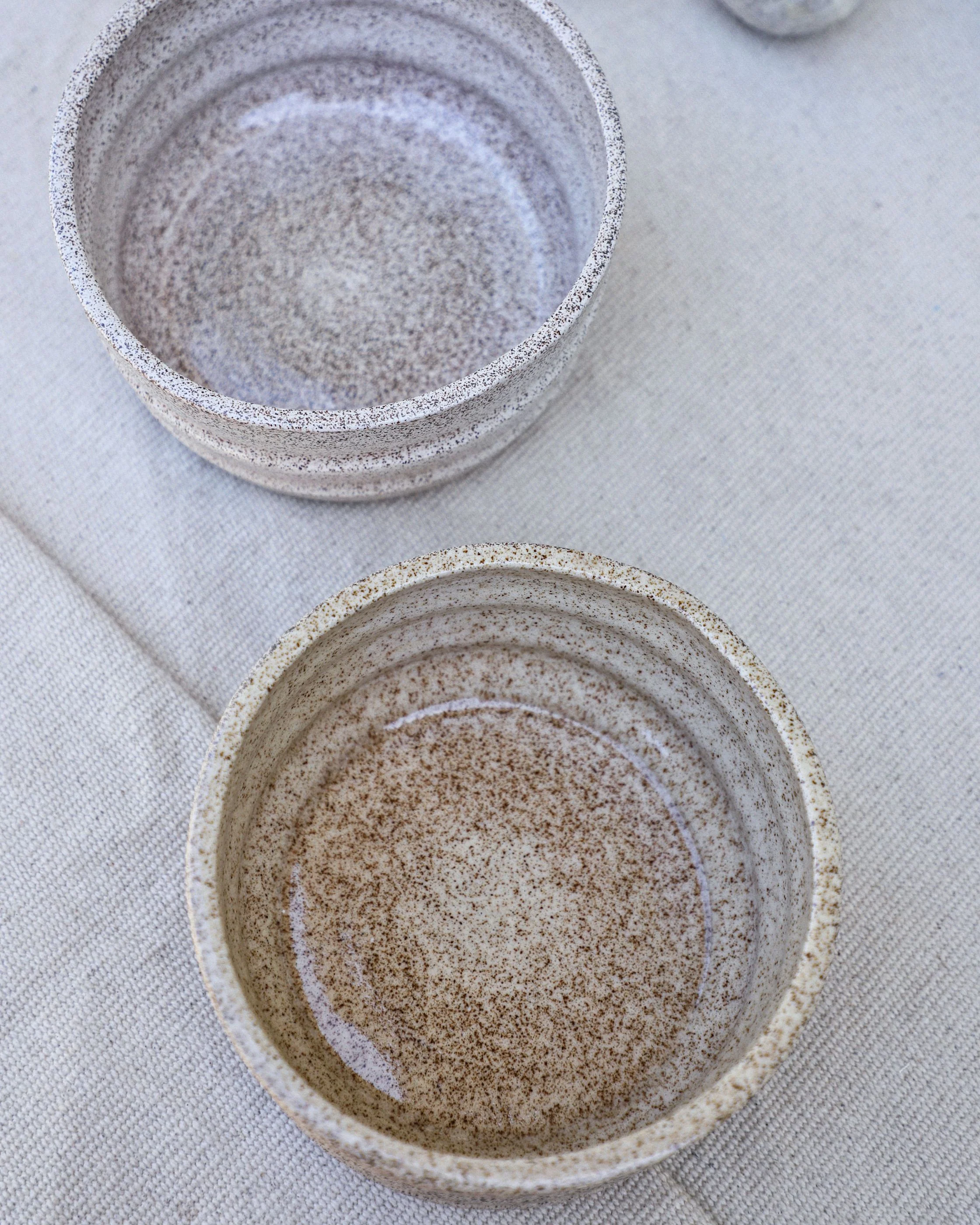 Fleck Off Speckled Handmade Dog Bowl Set - Image 3