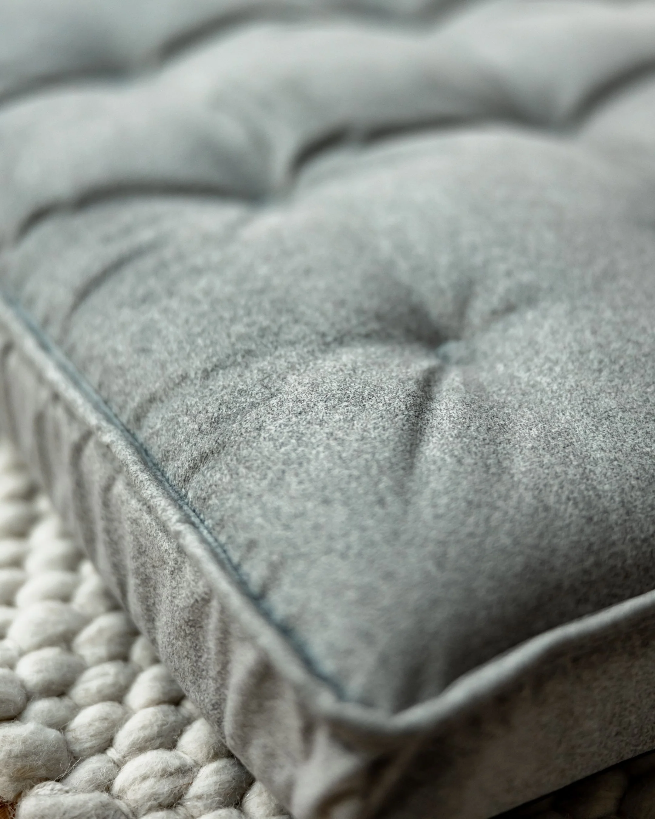 Maxbone Unwind Dog Crate Mat in Grey - Image 2