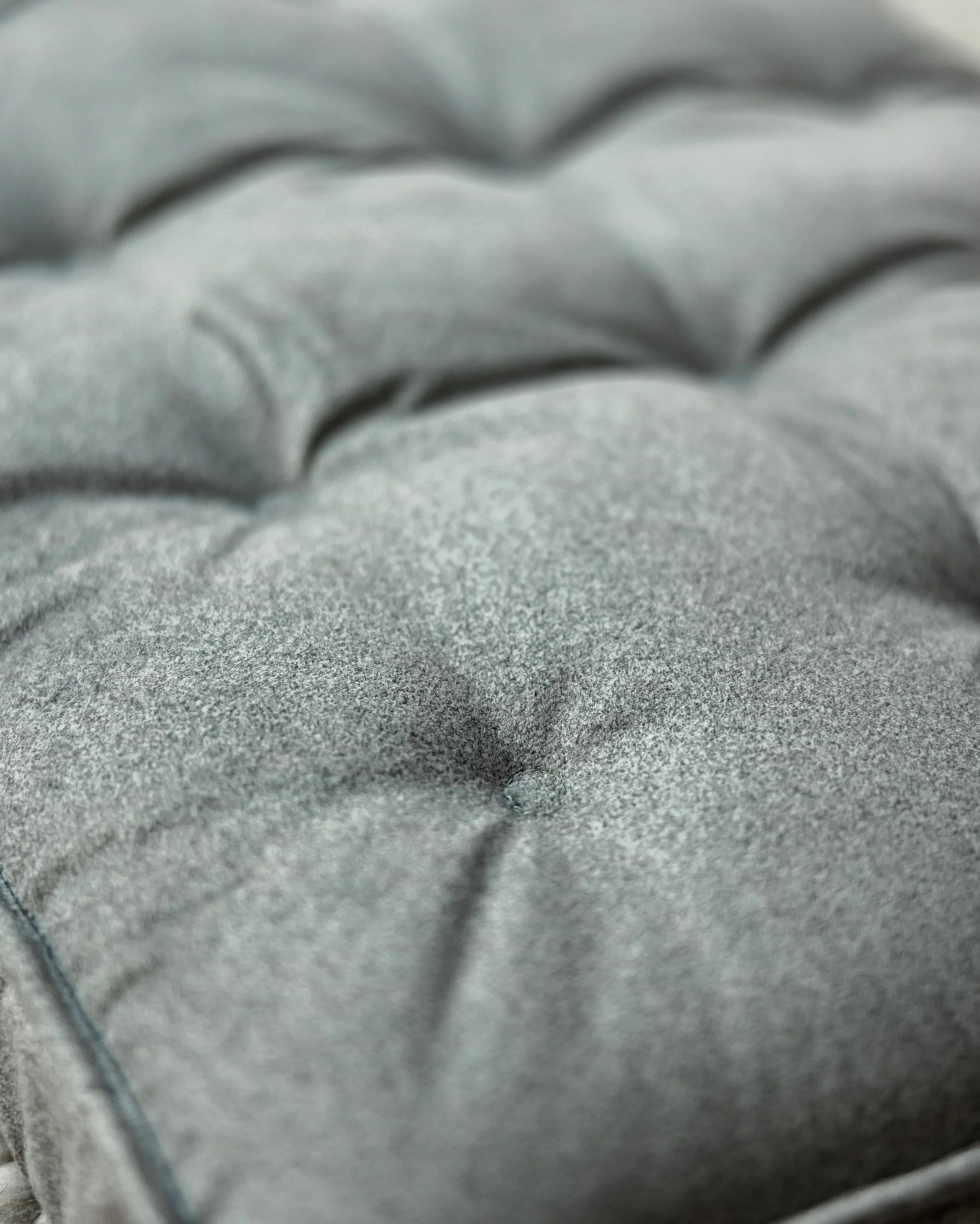 Maxbone Unwind Dog Crate Mat in Grey - Image 5