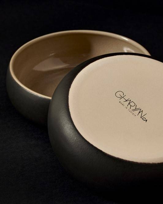 Chef's Kiss Matte Black + Linen Pet Bowl - Image 3