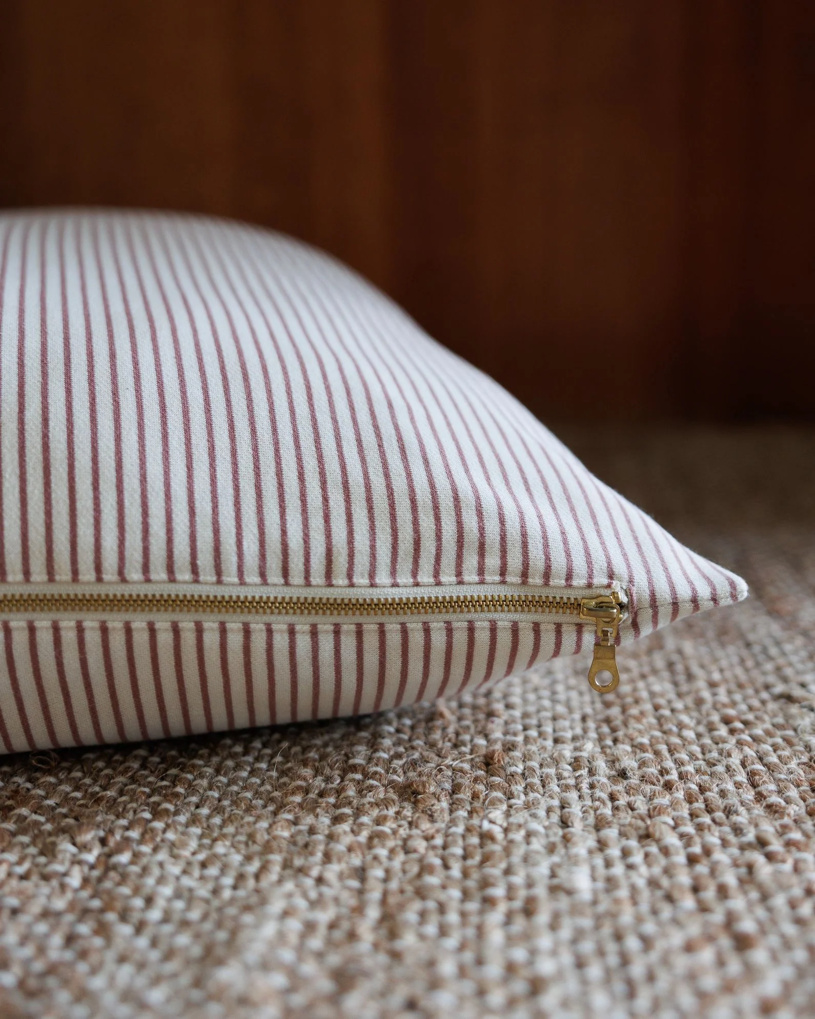 Hello Sailor Rose Striped Dog Bed - Image 3