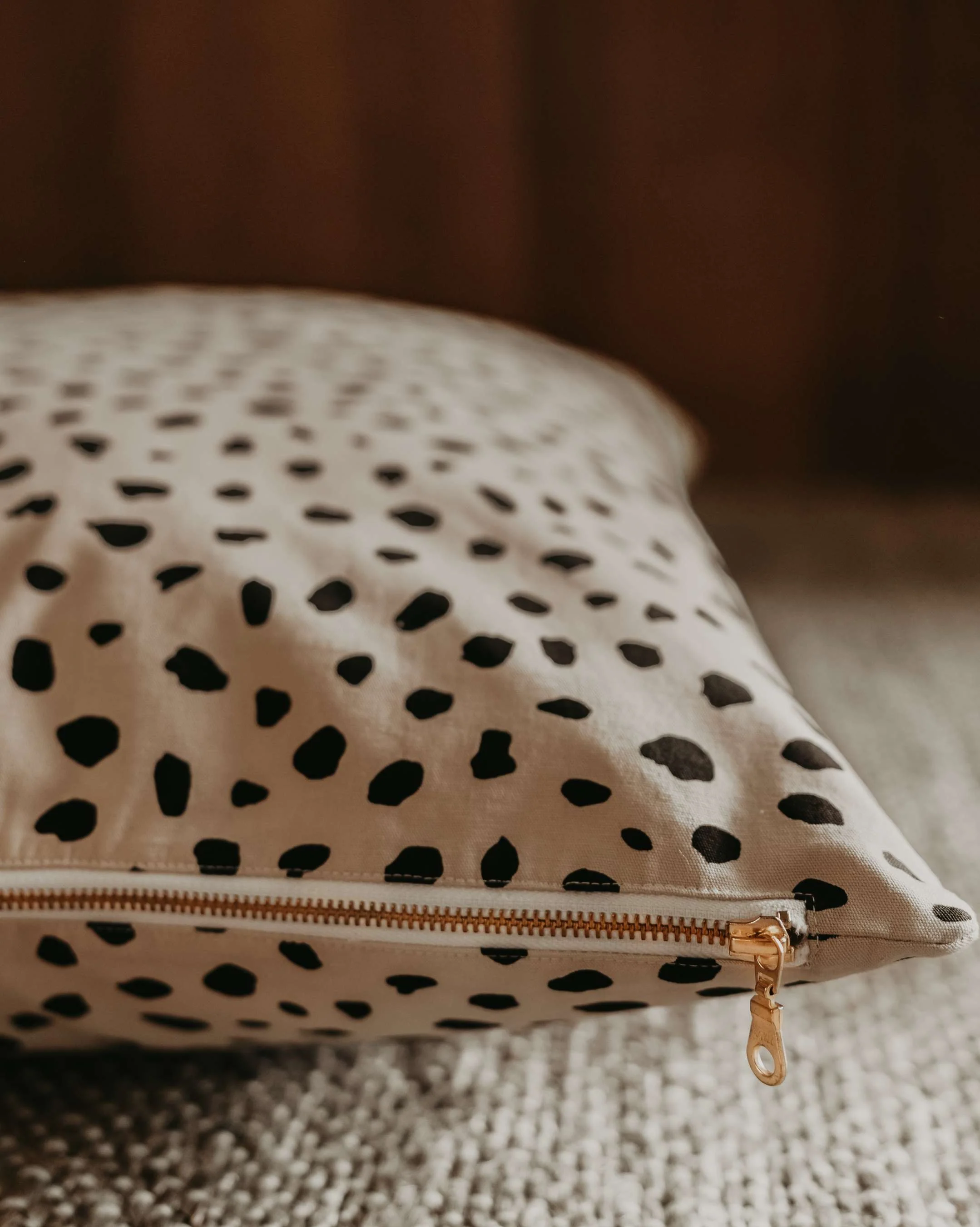 Apollo Dot Print Dog Bed - Image 3