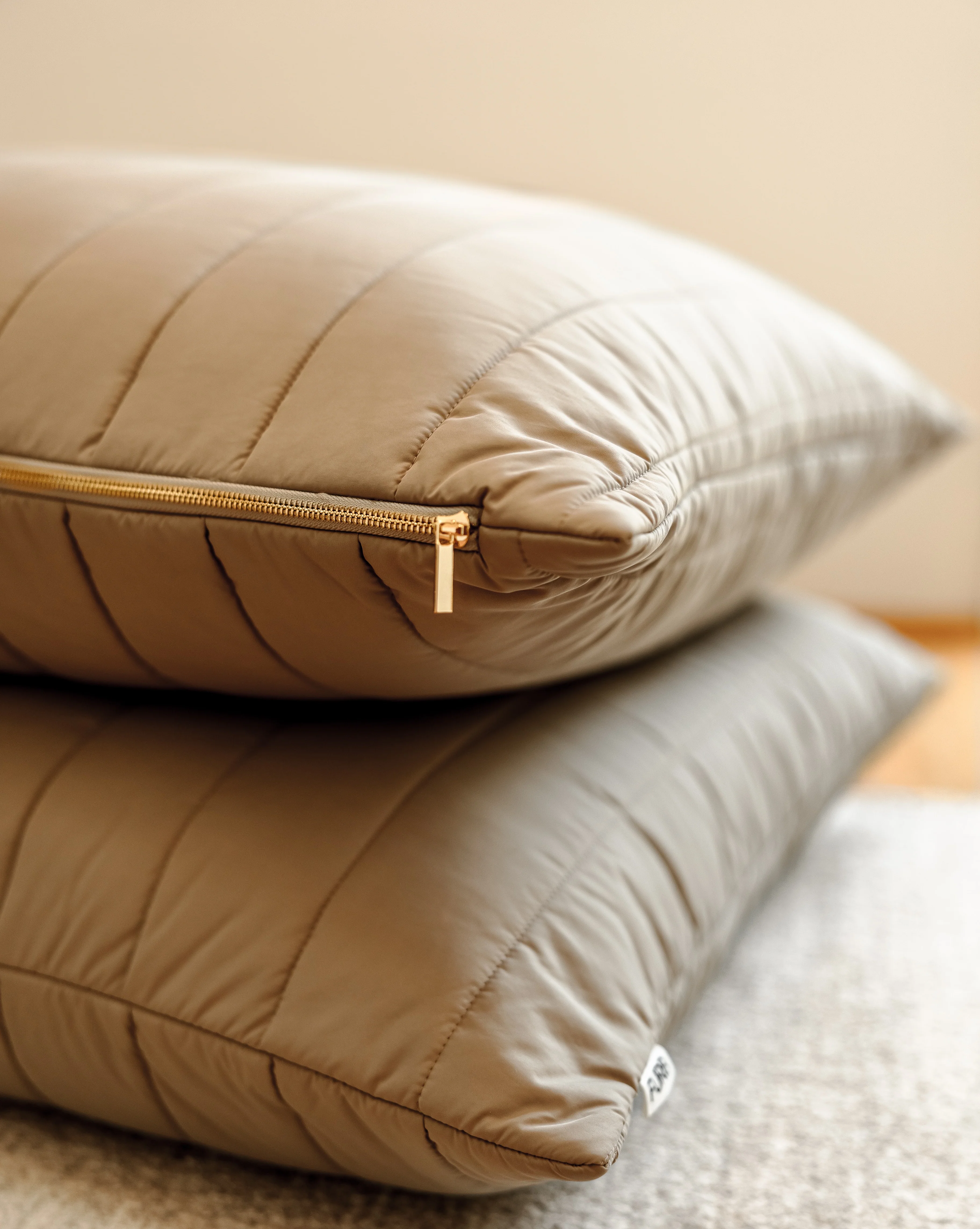 Alpine Taupe Puffer Dog Bed - Image 4