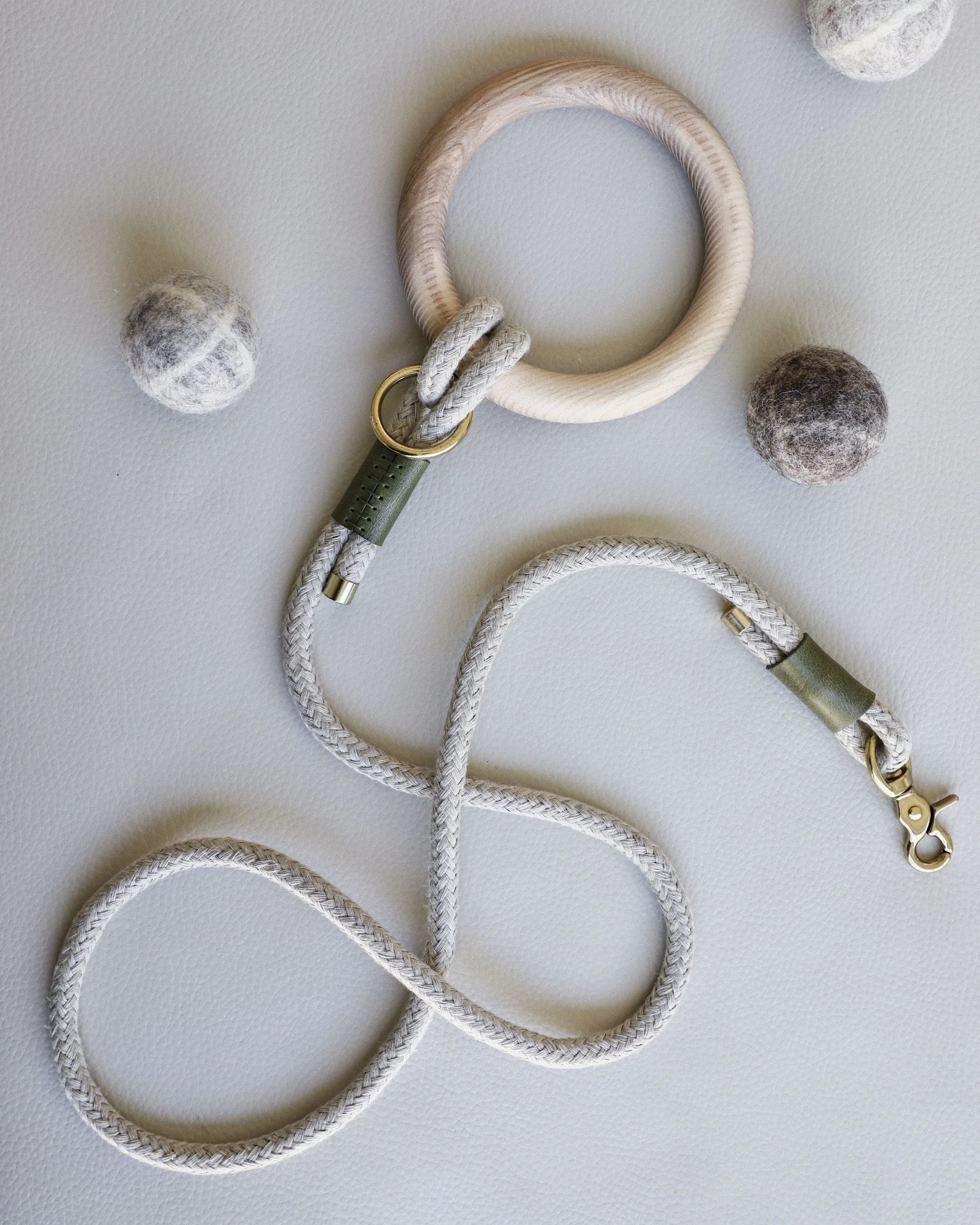 Band & Roll Rope Leash in Moss