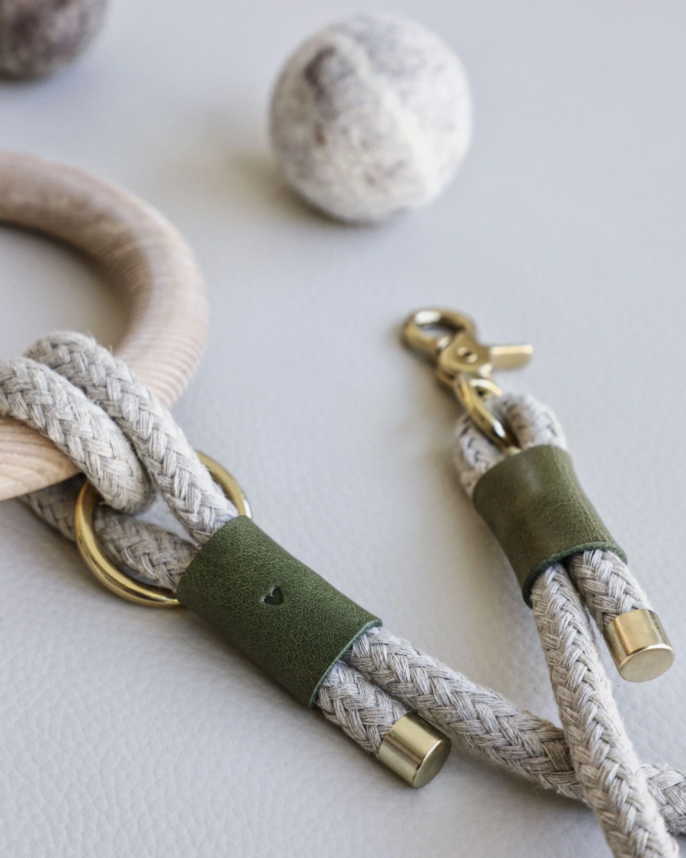 Band & Roll Rope Leash in Moss - Image 3