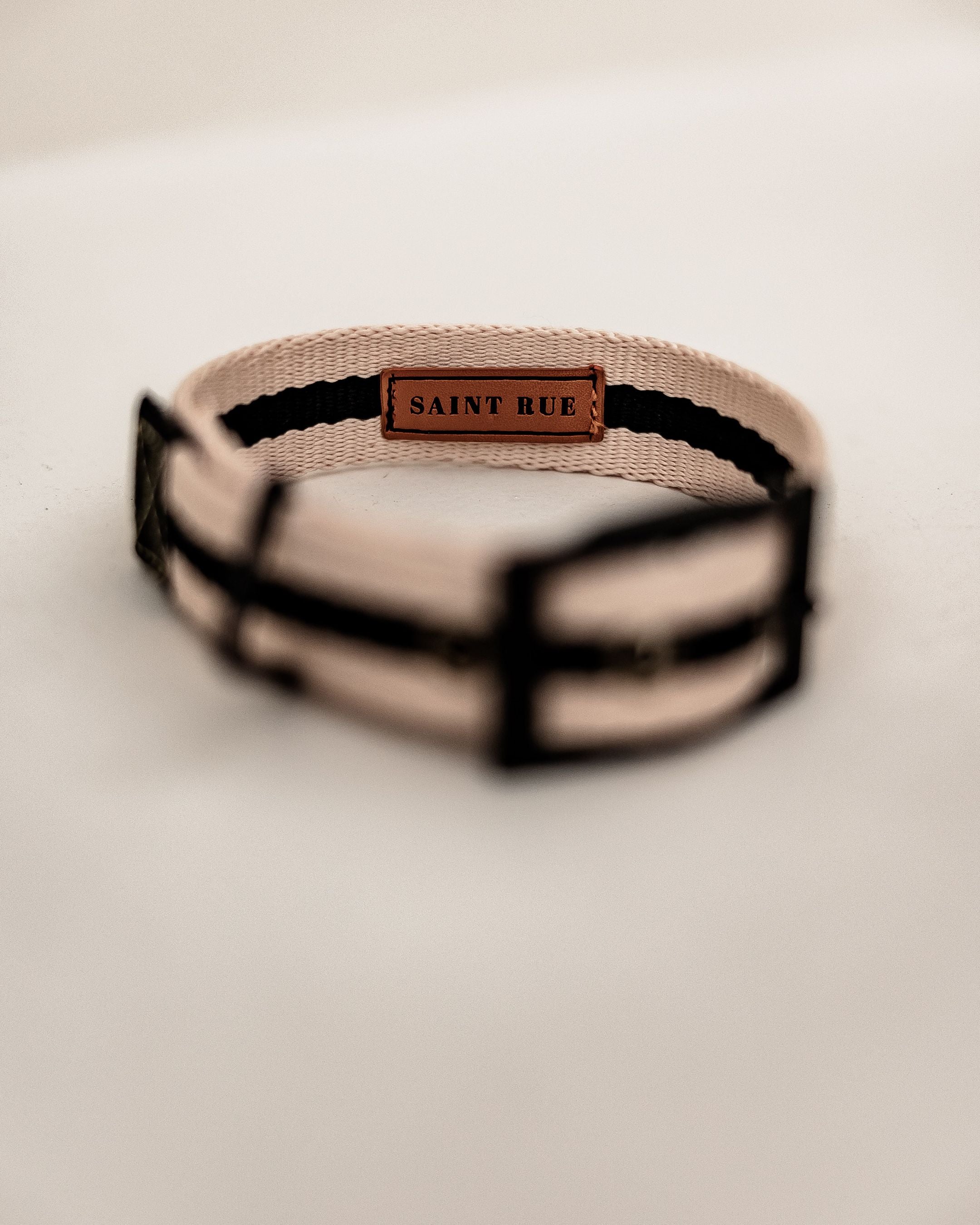 Le Classic Dog Collar in Rue Cambon - Image 3