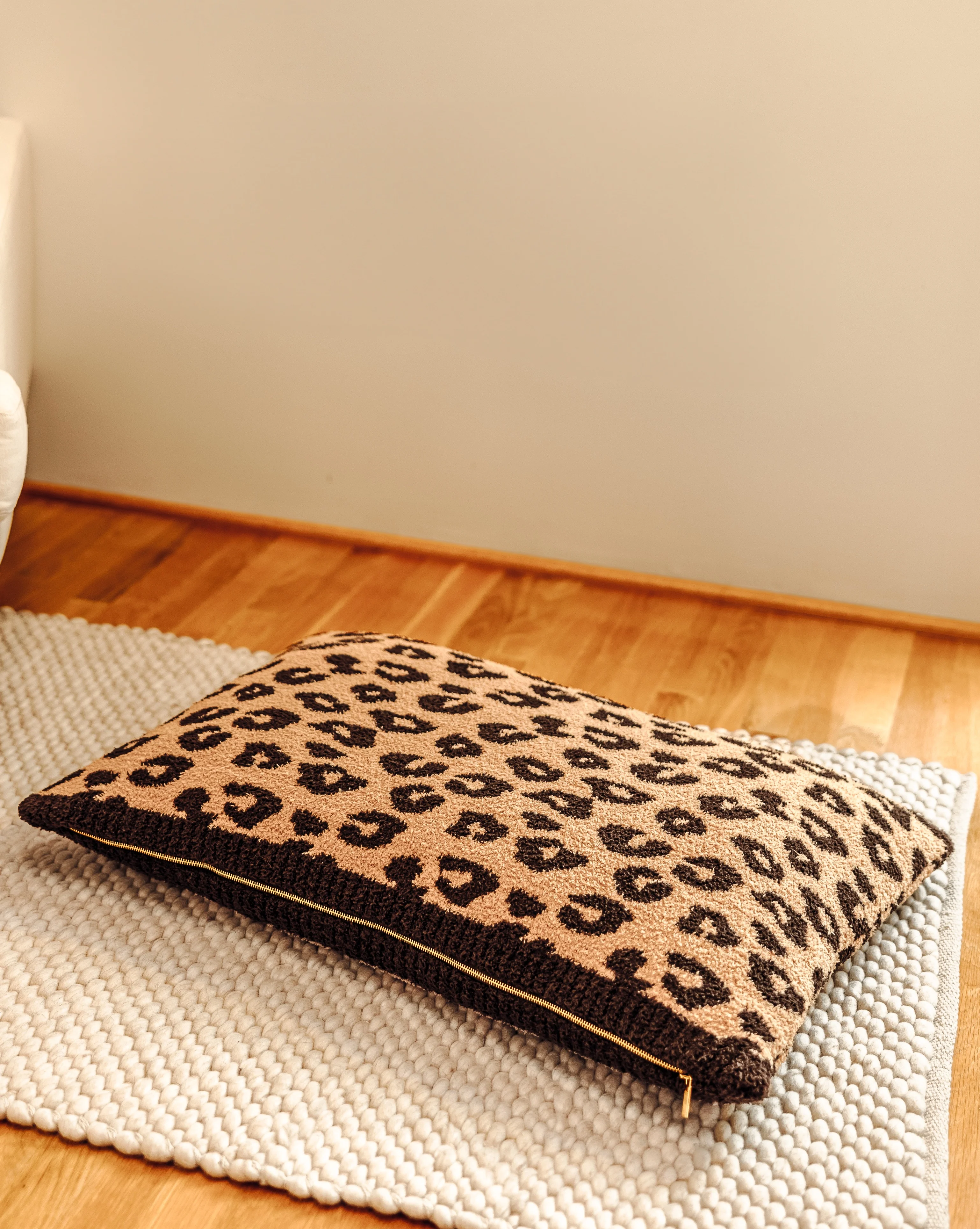Snuggle Knit Tan Leopard Dog Mat