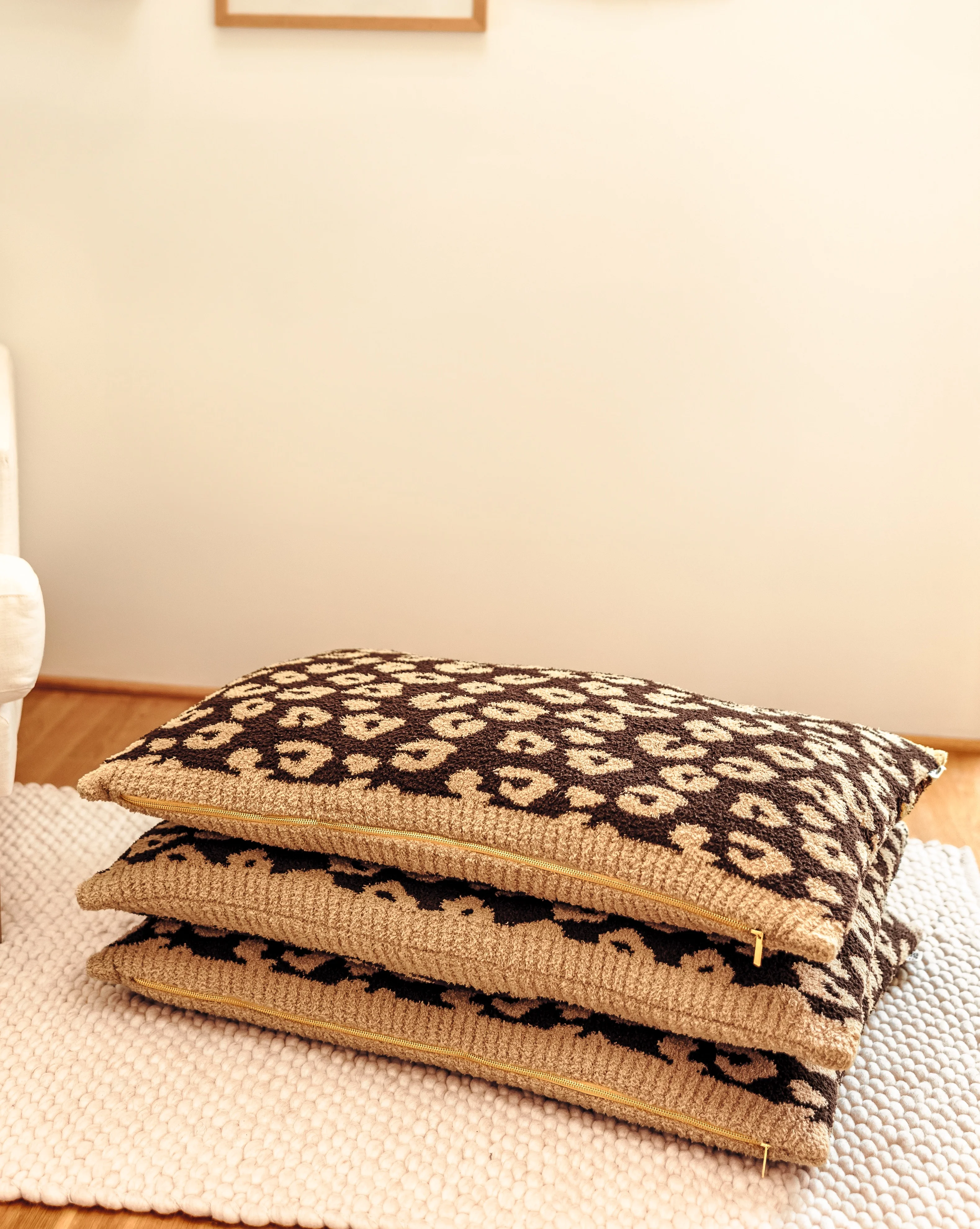 Snuggle Knit Brown Leopard Dog Mat - Image 3