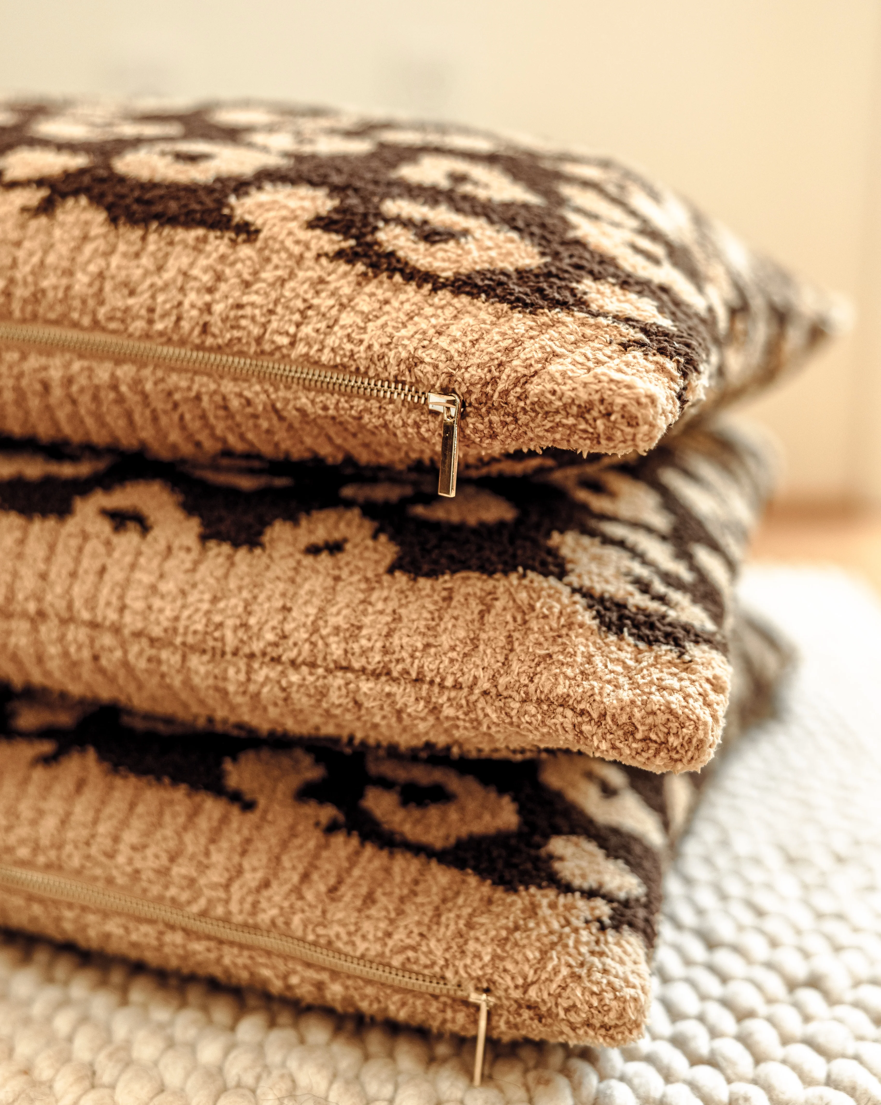 Snuggle Knit Brown Leopard Dog Mat - Image 4