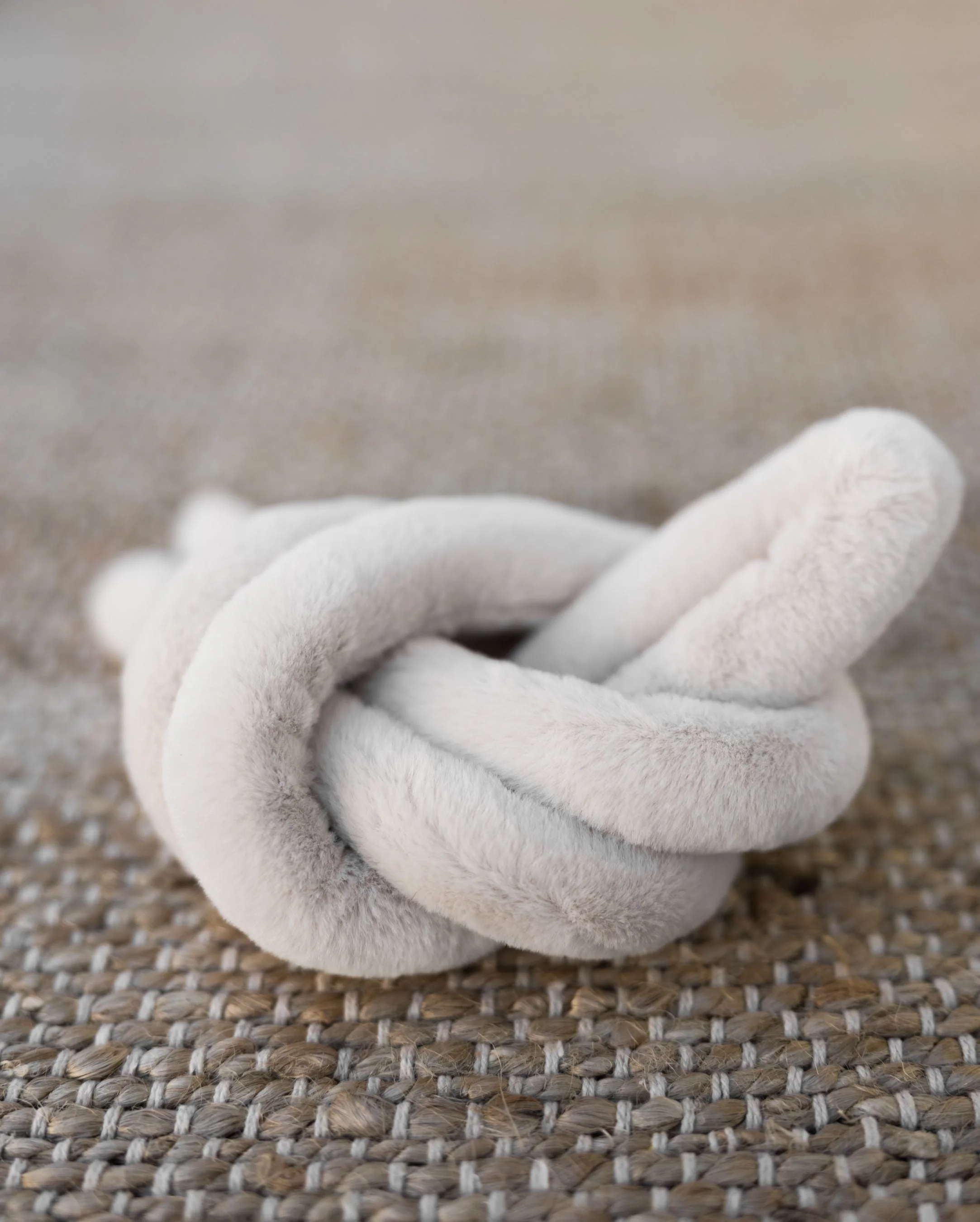 Shea Plush Noodle in Pearl Faux Fur