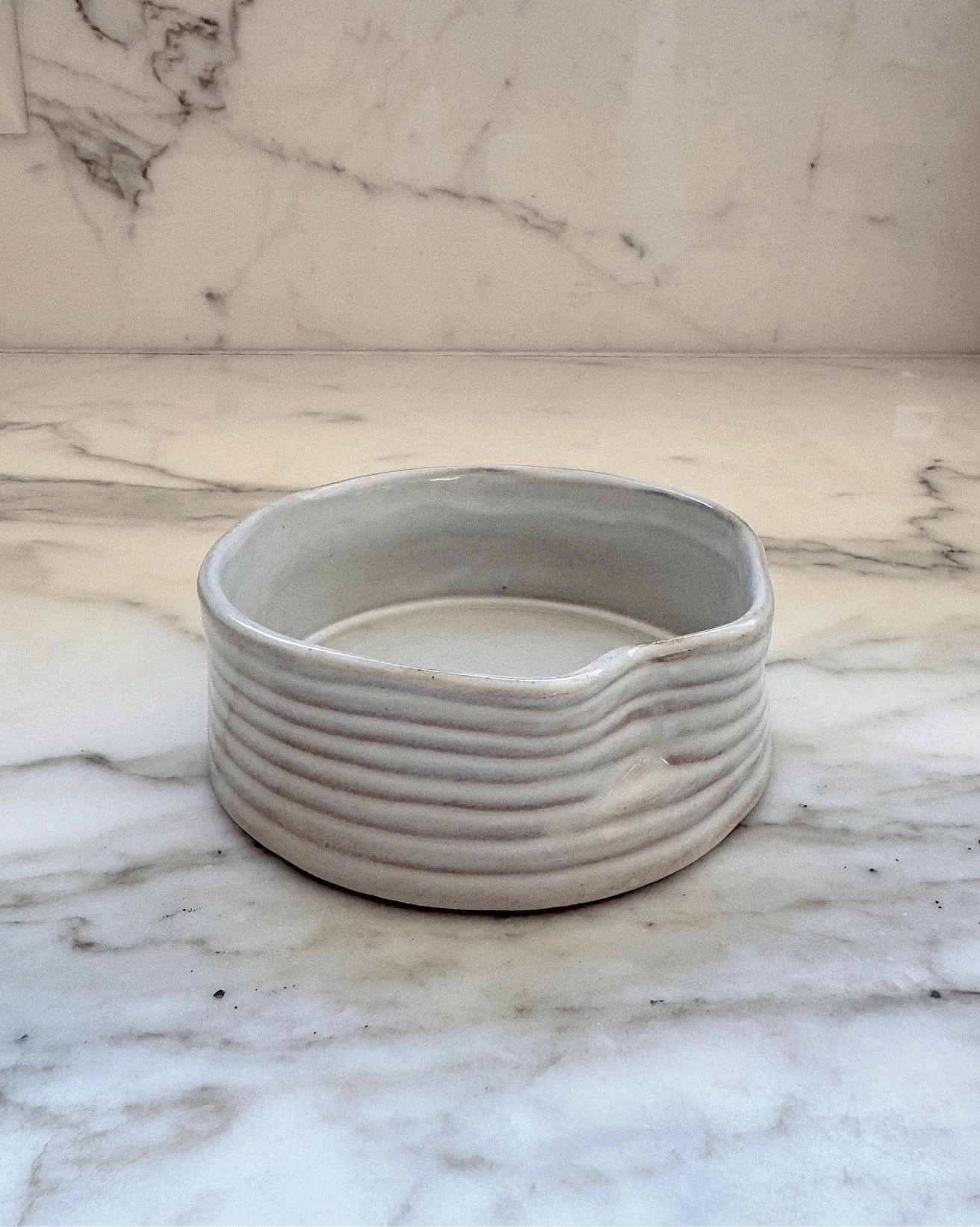 In the Groove White Ribbed Dog Bowl - Image 3