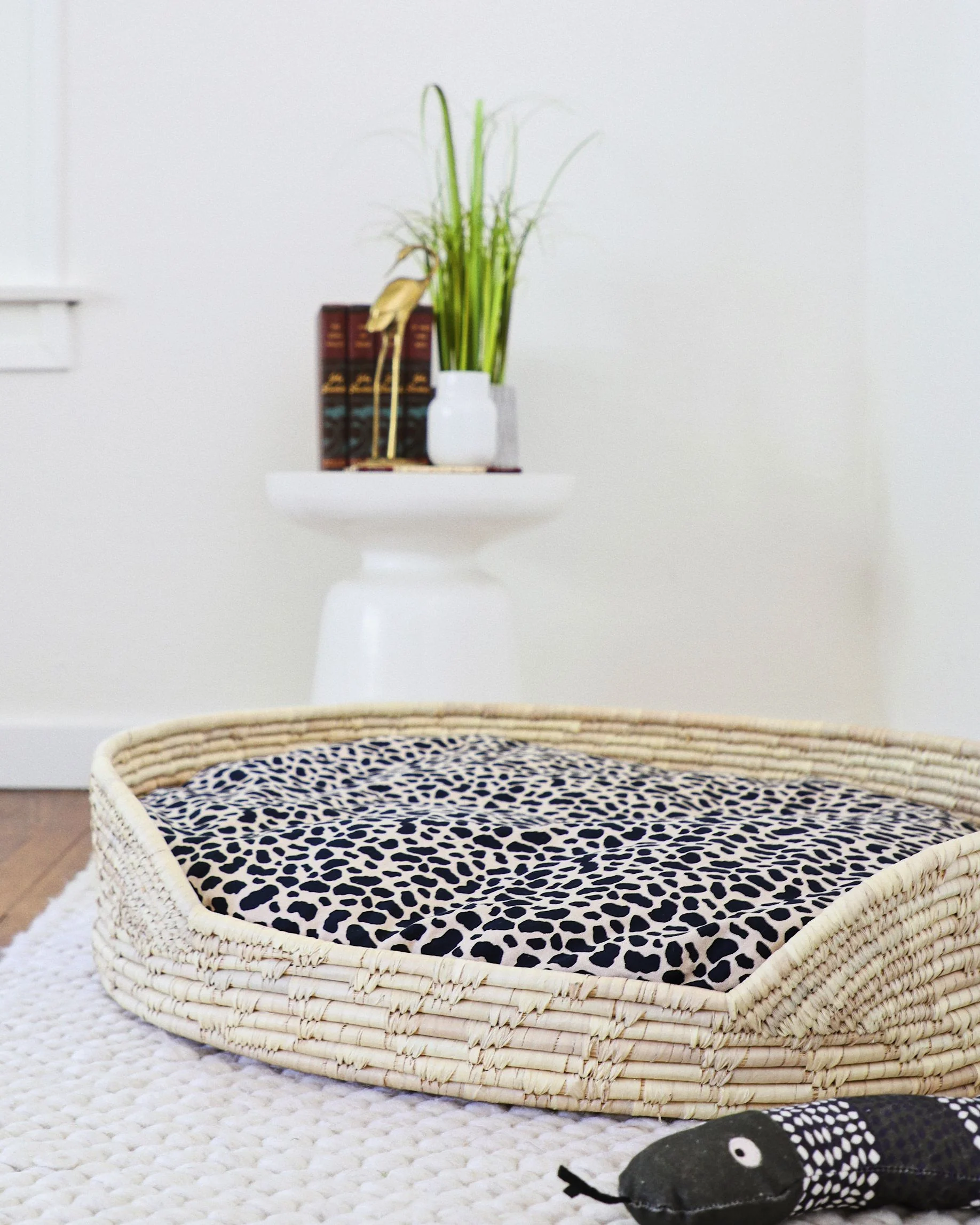 Mangrove Woven Palm Basket Bed - Image 3