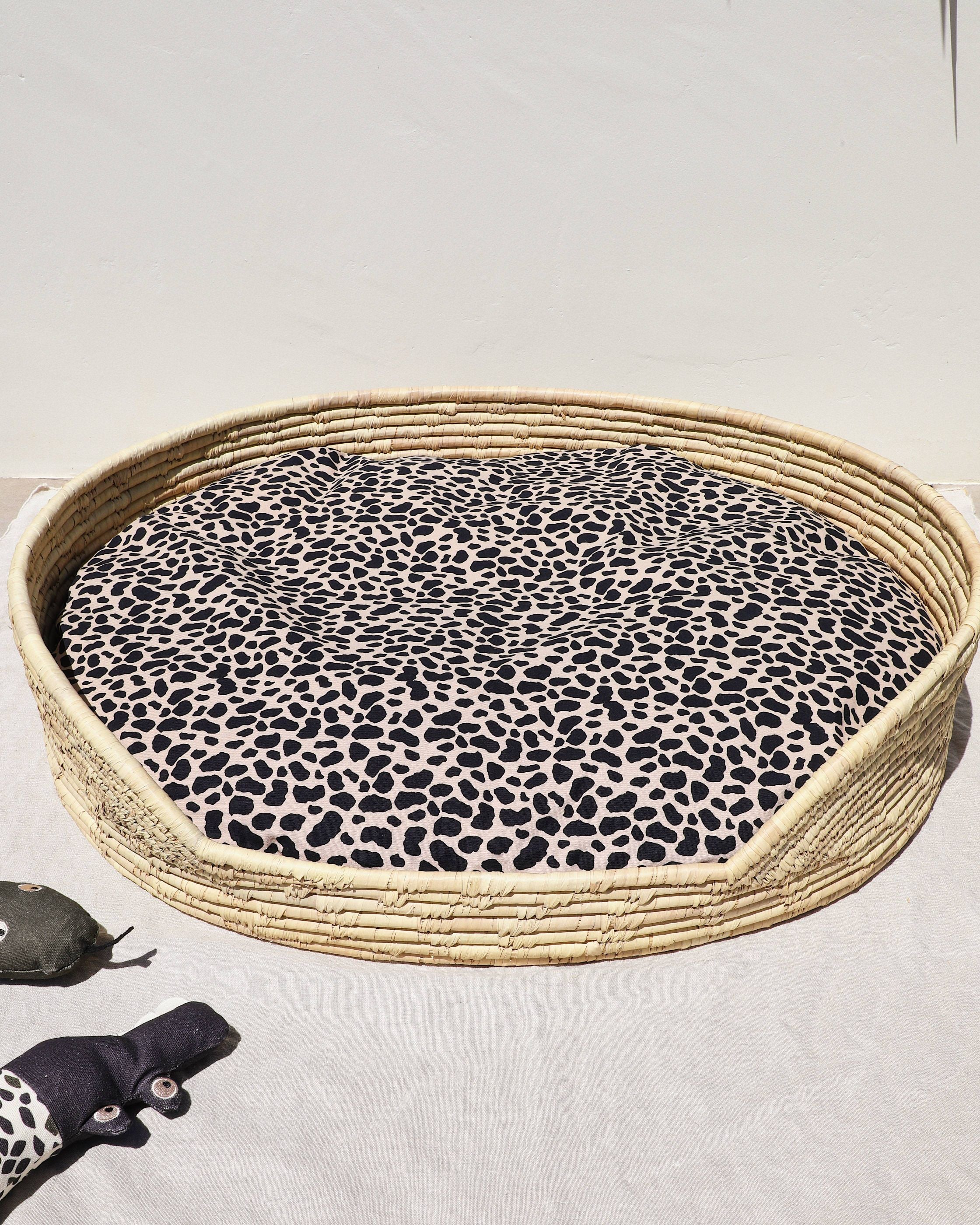 Mangrove Woven Palm Basket Bed - Image 9